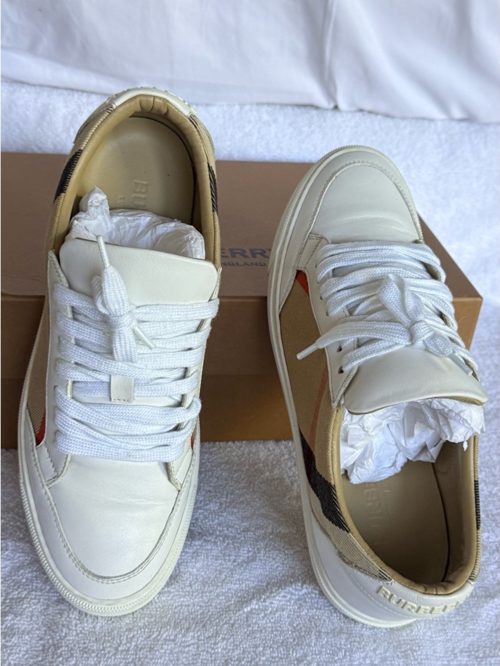 Burberry Beige Check & White Leather Low-Top Sneakers - Picture 7 of 8